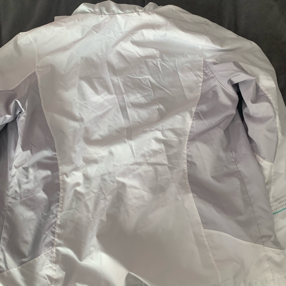 Free country windbreaker.